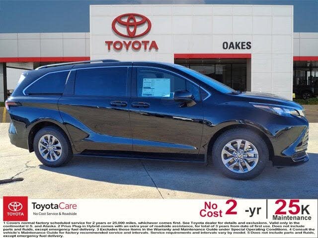 2025 Toyota Sienna LE 8-Passenger FWD