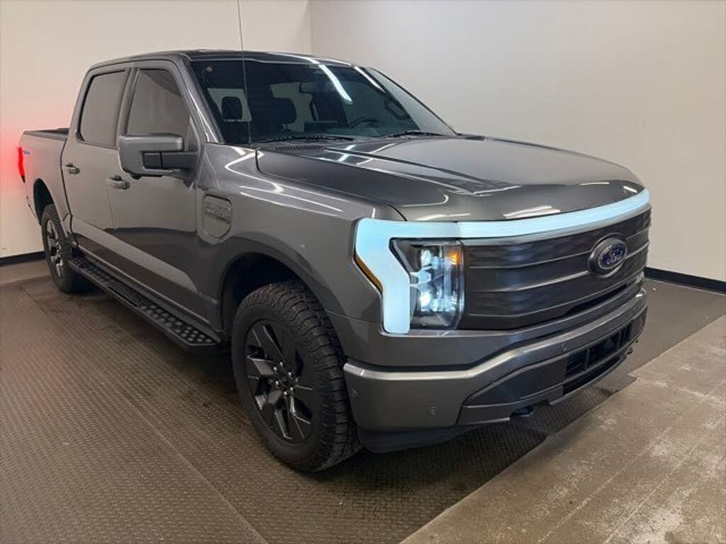 2022 Ford F-150 Lightning Lariat SuperCrew AWD