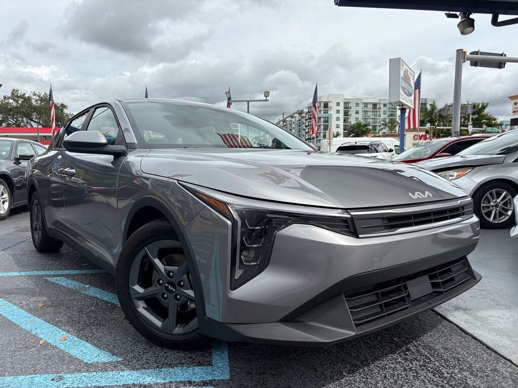 2025 Kia K4 LX FWD