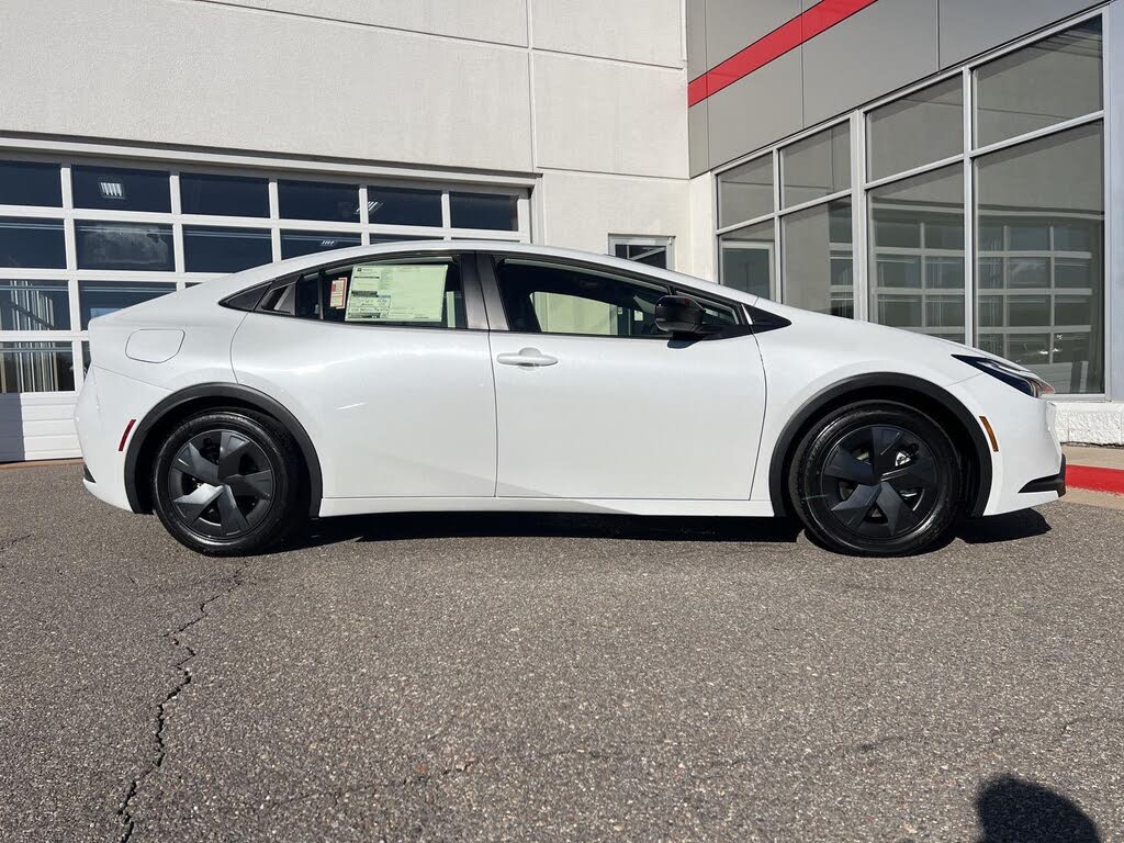 2026 Toyota Prius Plug-In Hybrid SE FWD