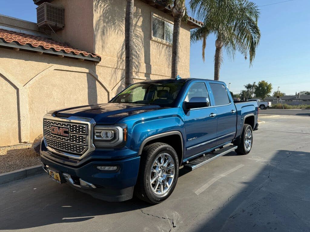 2017 GMC Sierra 1500 Denali Crew Cab 4WD