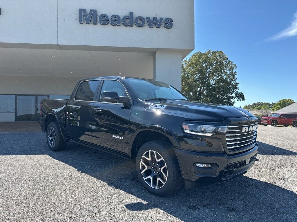 2026 RAM 1500 Laramie Crew Cab 4WD