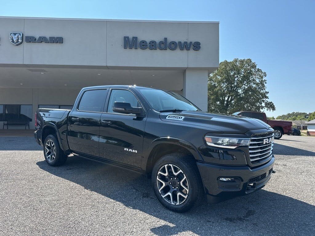2026 RAM 1500 Laramie Crew Cab 4WD