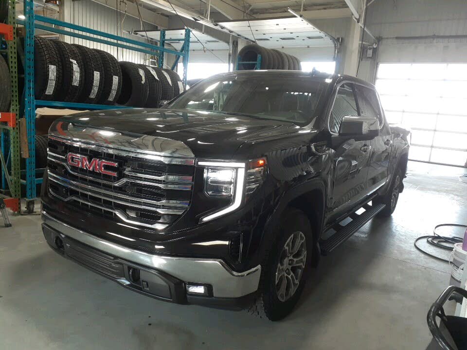 2022 GMC Sierra 1500 SLT Crew Cab 4WD