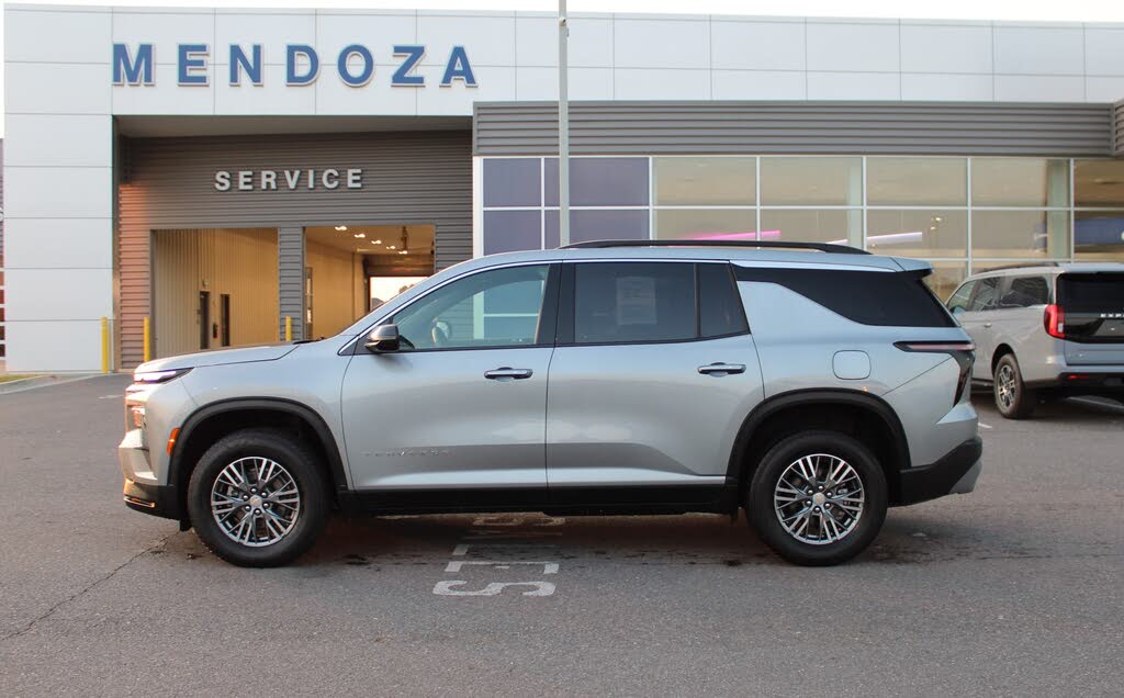 2025 Chevrolet Traverse LT FWD