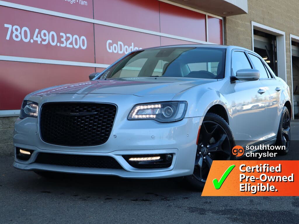 2022 Chrysler 300 Touring L RWD