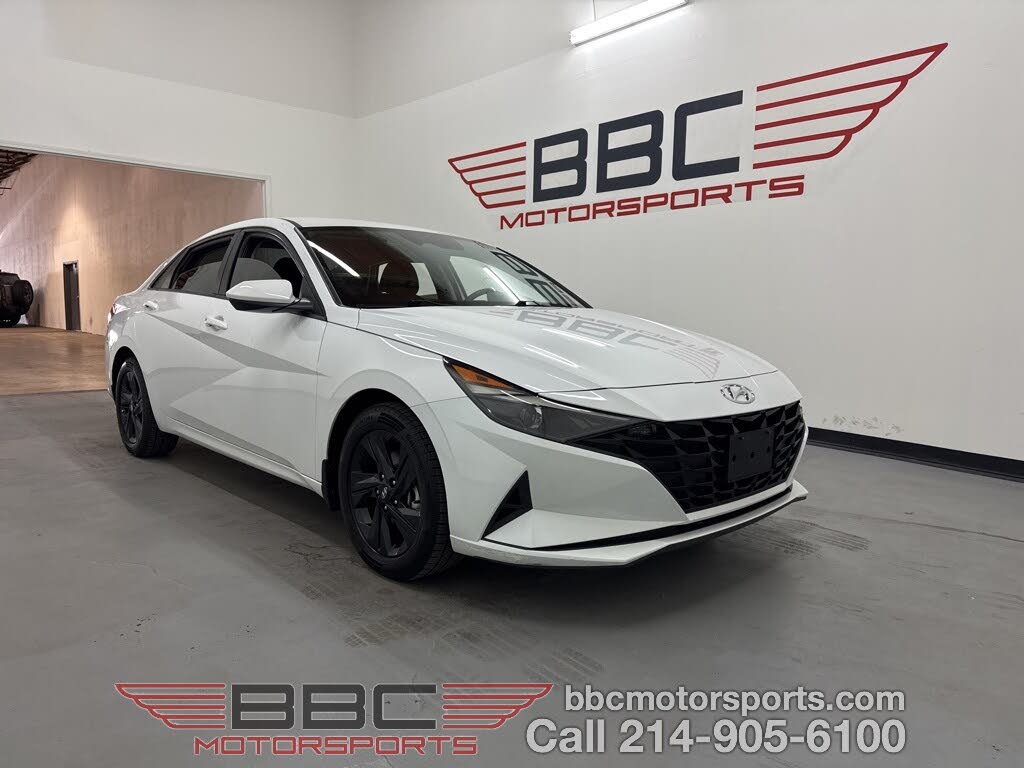 2022 Hyundai Elantra SEL FWD