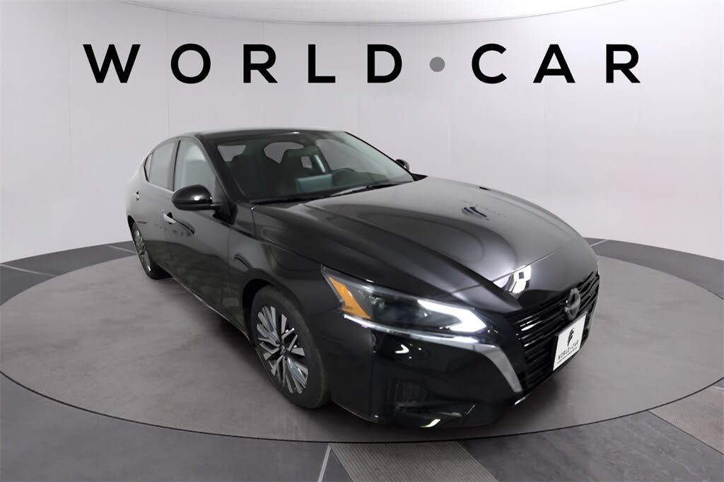 2023 Nissan Altima 2.5 SV FWD