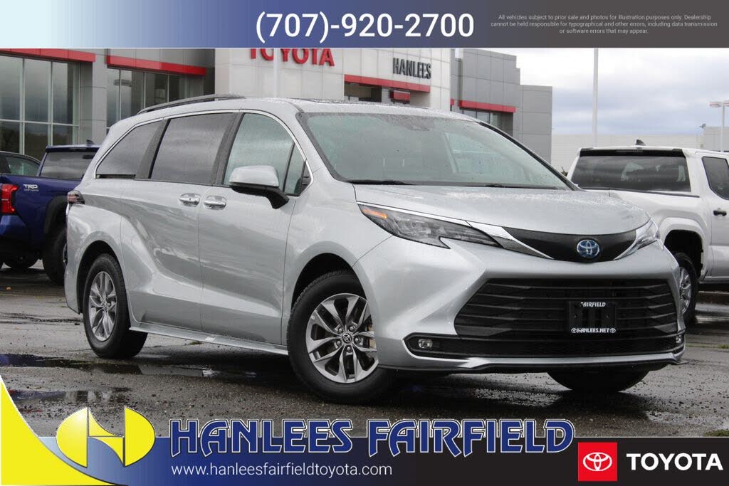 2025 Toyota Sienna XLE 7-Passenger FWD