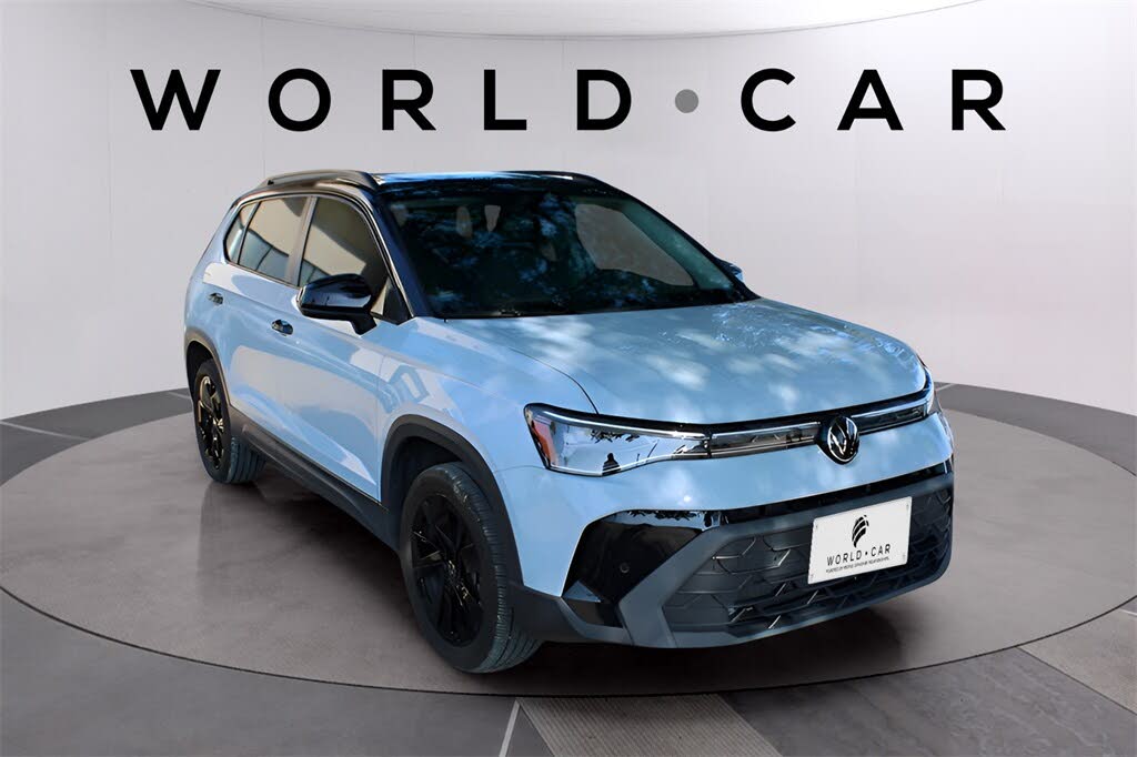 2025 Volkswagen Taos SE Black FWD