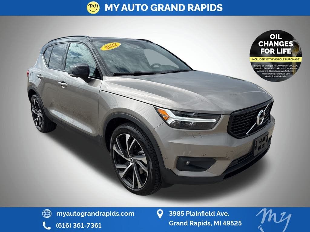 2022 Volvo XC40 T5 R-Design AWD