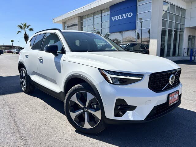 2026 Volvo XC40 B4 Plus FWD