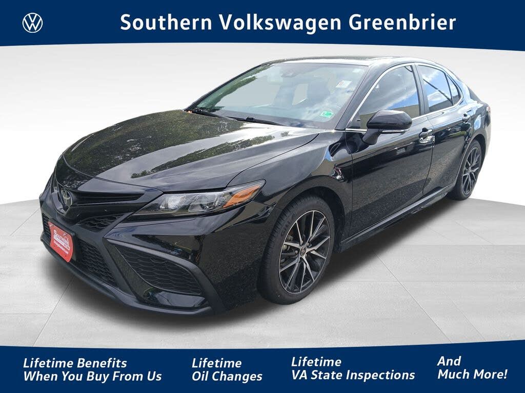 2024 Toyota Camry SE Nightshade FWD