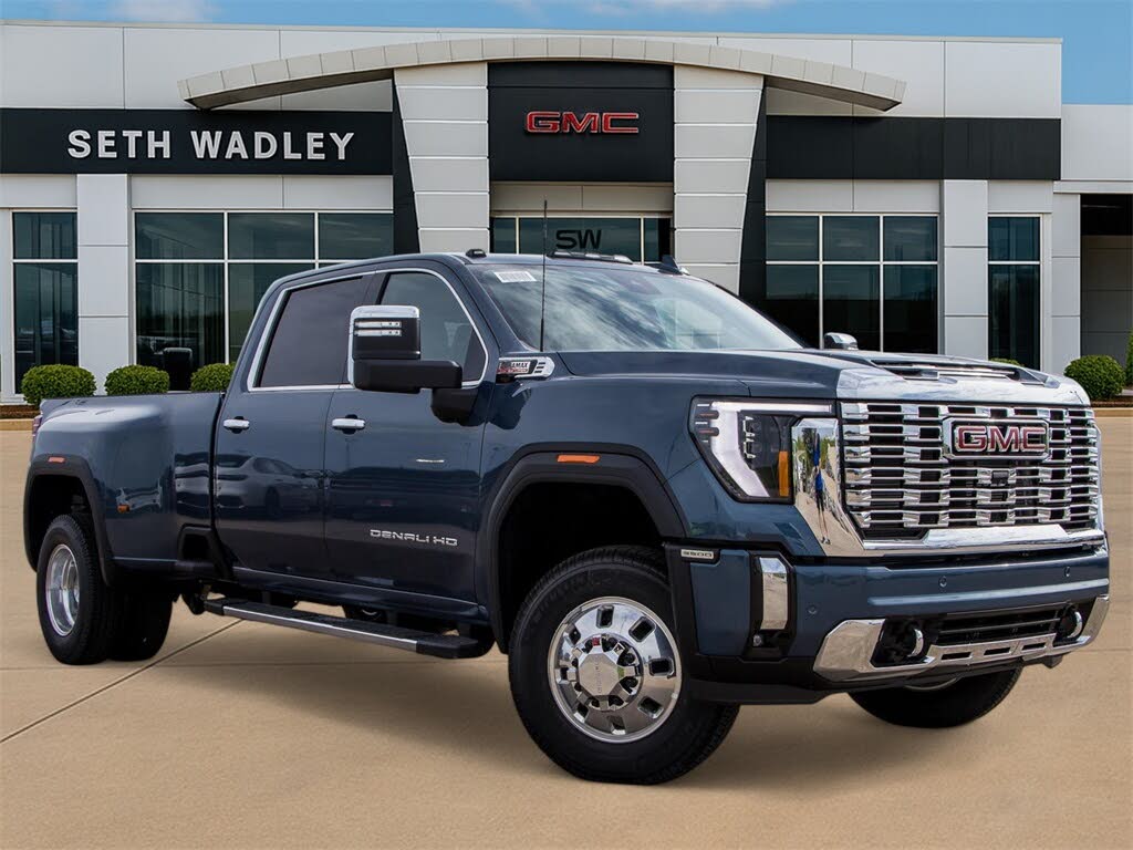 2025 GMC Sierra 3500HD Denali Crew Cab 4WD