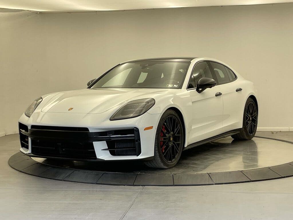2026 Porsche Panamera GTS AWD