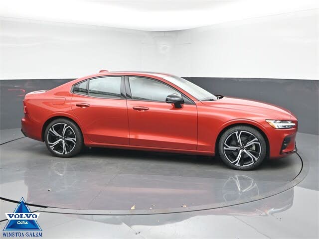 2023 Volvo S60 B5 Plus Dark Theme AWD