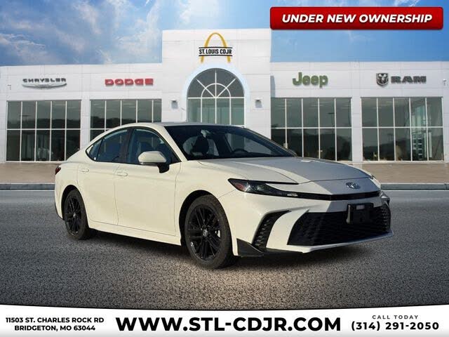 2025 Toyota Camry SE FWD