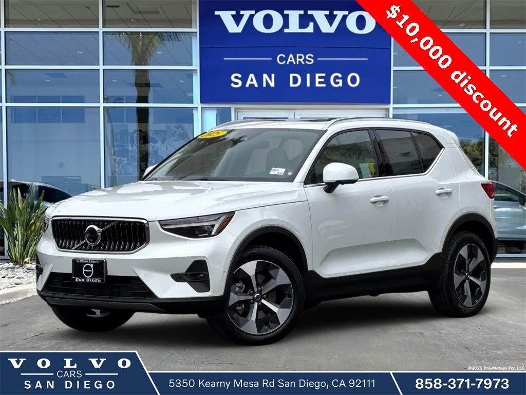 2025 Volvo XC40 B5 Plus Bright Theme AWD