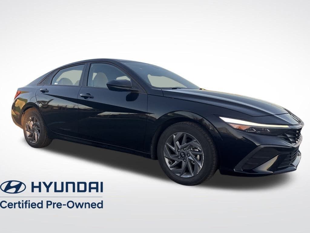 2024 Hyundai Elantra SEL FWD