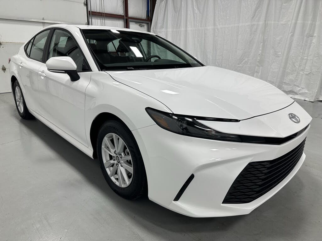 2025 Toyota Camry LE FWD