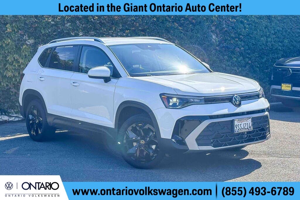 2025 Volkswagen Taos SE FWD