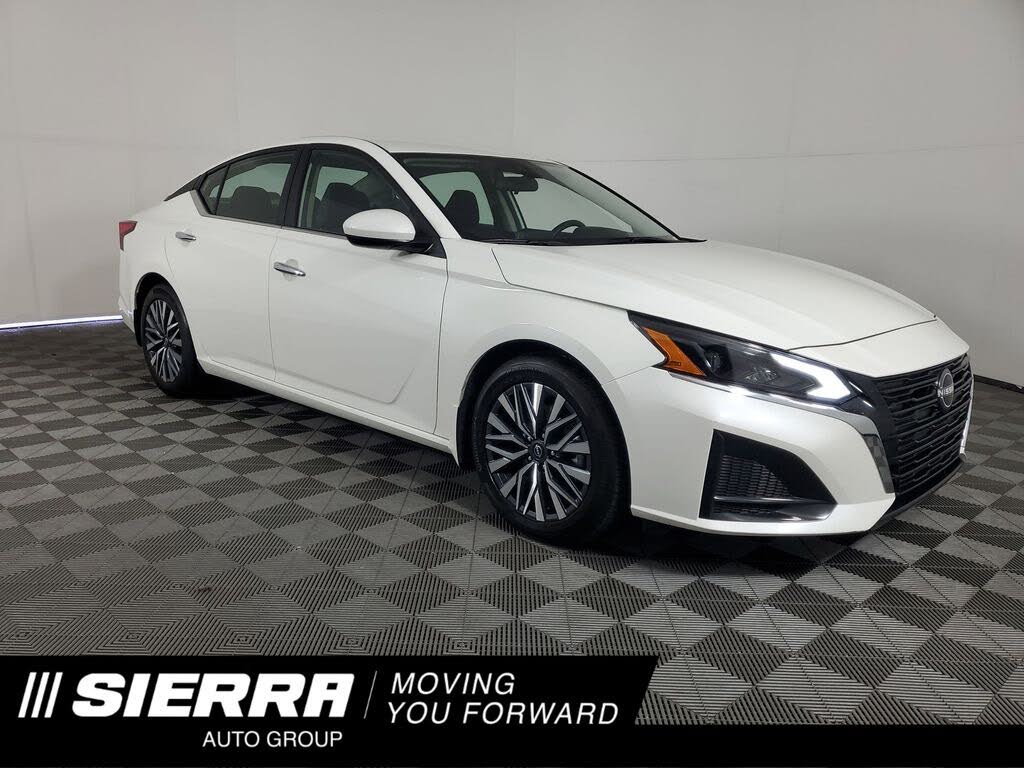 2023 Nissan Altima 2.5 SV FWD