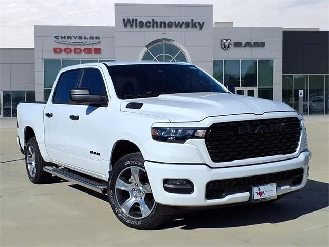 2026 RAM 1500 Express Crew Cab 4WD
