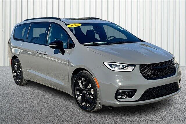 2025 Chrysler Pacifica Limited FWD