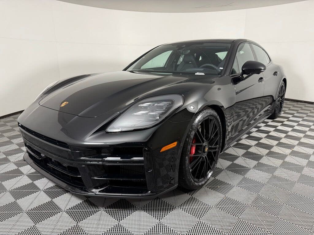 2026 Porsche Panamera GTS AWD