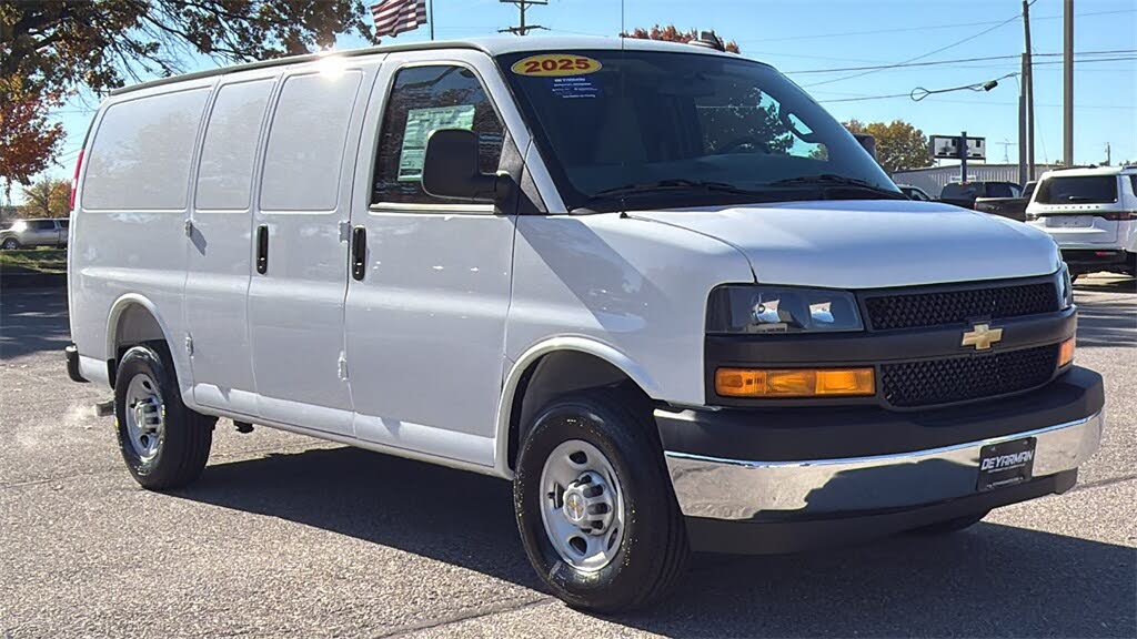 2025 Chevrolet Express Cargo 2500 RWD