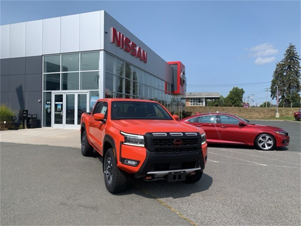 2025 Nissan Frontier PRO-4X Crew Cab 4WD