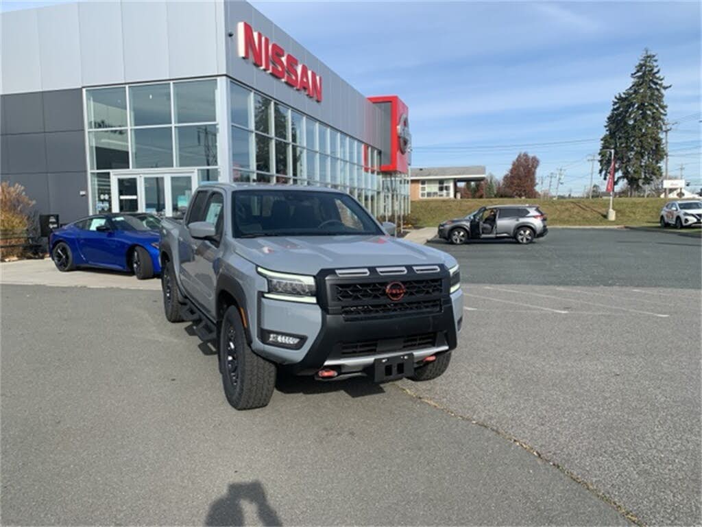 2025 Nissan Frontier PRO-4X Crew Cab 4WD