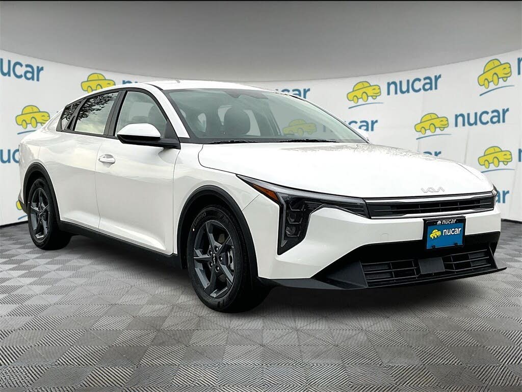 2025 Kia K4 LXS FWD