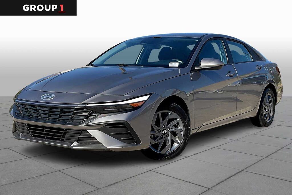 2024 Hyundai Elantra SEL FWD