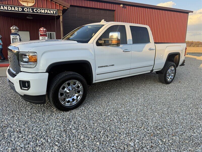 2016 GMC Sierra 2500HD Denali Crew Cab SB 4WD