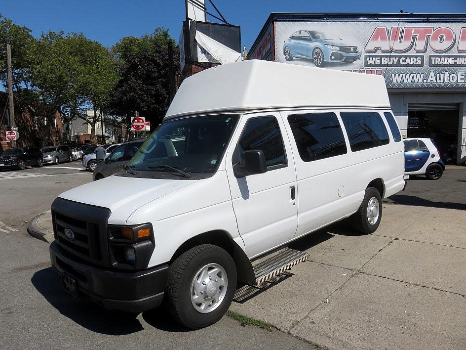 2013 Ford E-Series E-250 Extended Cargo Van