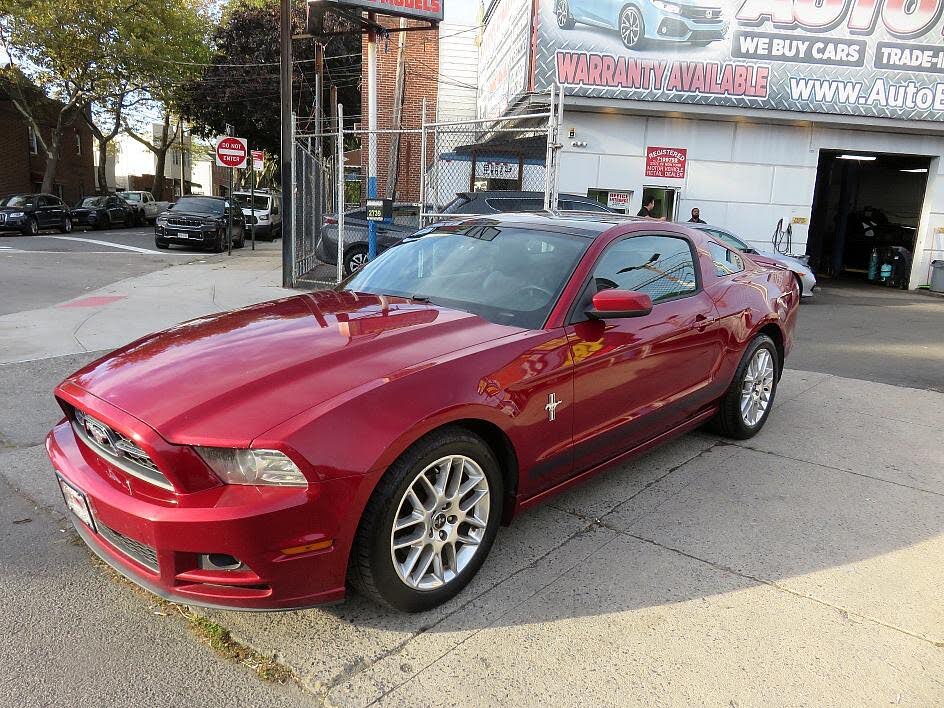 2014 Ford Mustang V6 Premium Coupe RWD