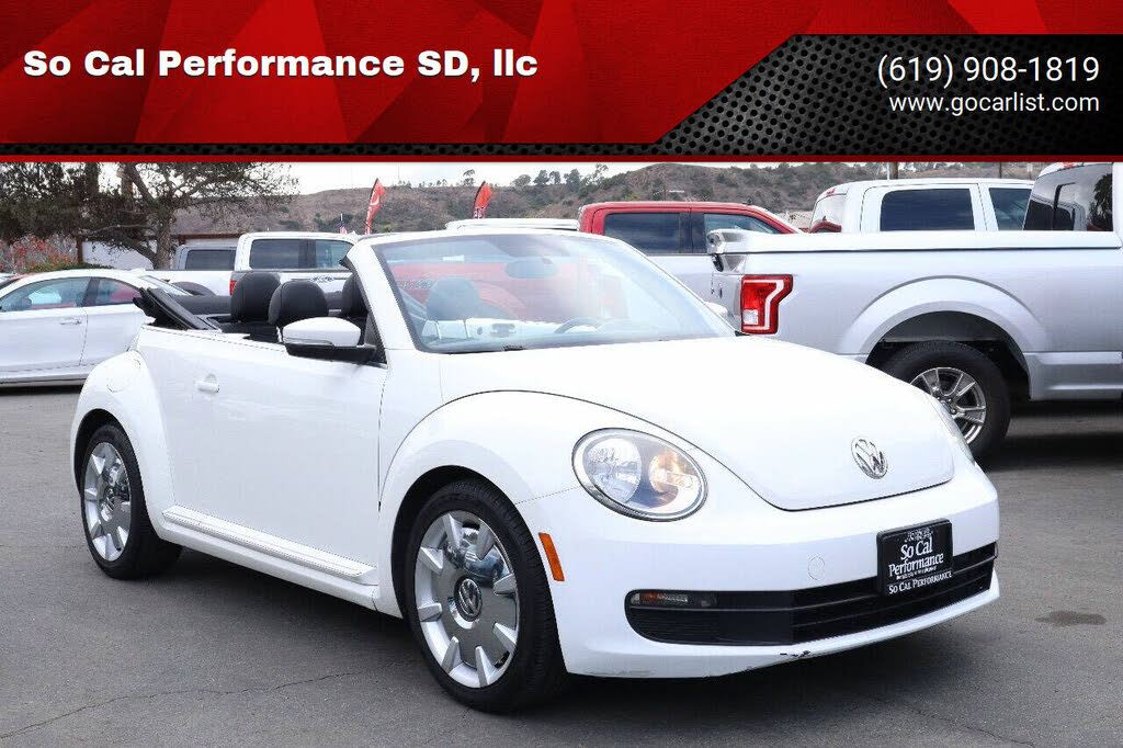 2013 Volkswagen Beetle 2.5L Convertible with Sound and Navigation