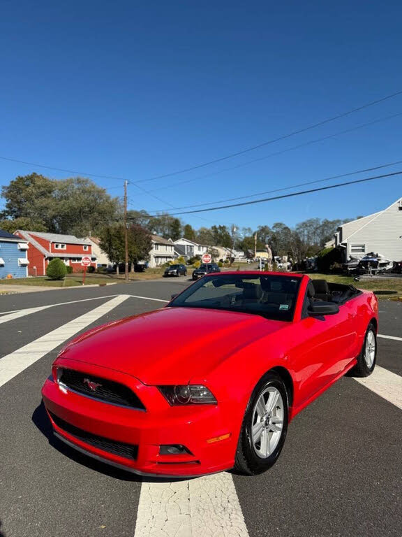 2014 Ford Mustang V6 Convertible RWD