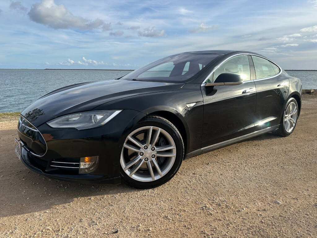 2015 Tesla Model S 70 RWD
