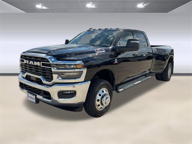 2025 RAM 3500 Tradesman Crew Cab LB DRW 4WD