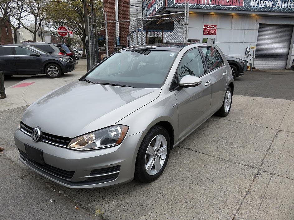 2017 Volkswagen Golf TSI Wolfsburg Edition 4-Door FWD