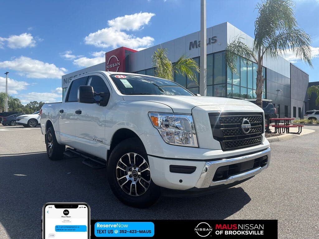 2024 Nissan Titan SV Crew Cab 4WD
