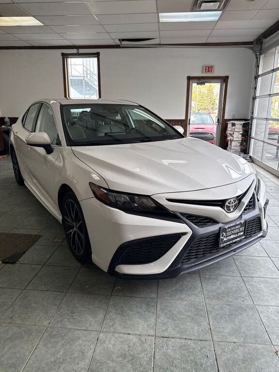 2021 Toyota Camry SE FWD