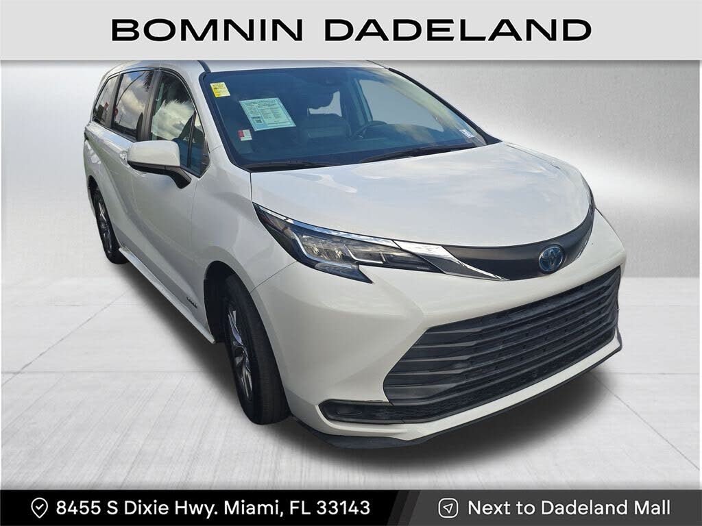 2021 Toyota Sienna LE 8-Passenger FWD