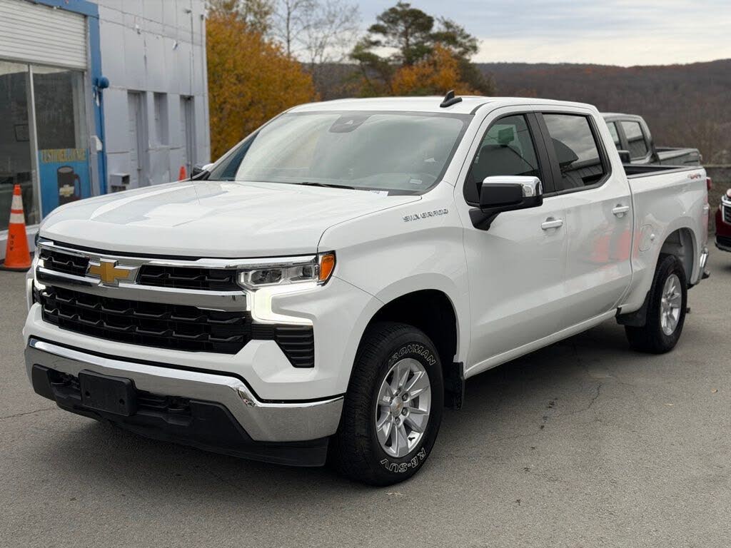 2025 Chevrolet Silverado 1500 LT Crew Cab 4WD