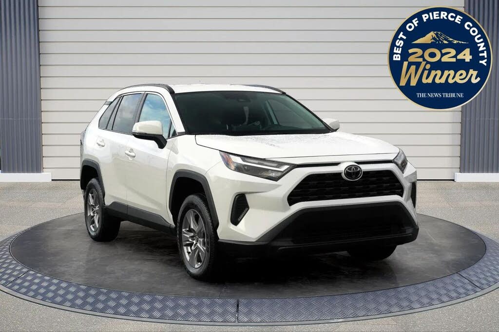 2025 Toyota RAV4 XLE FWD
