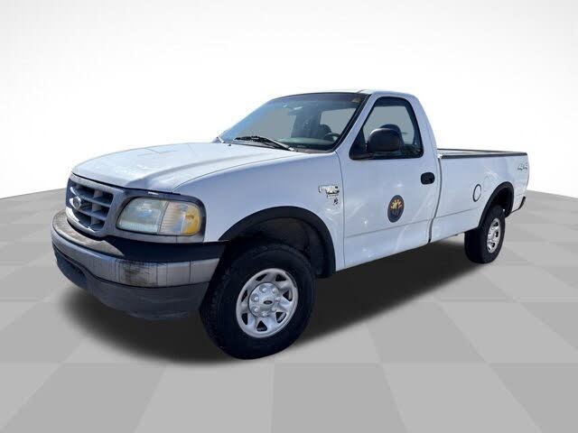2002 Ford F-150 XL 4WD SB