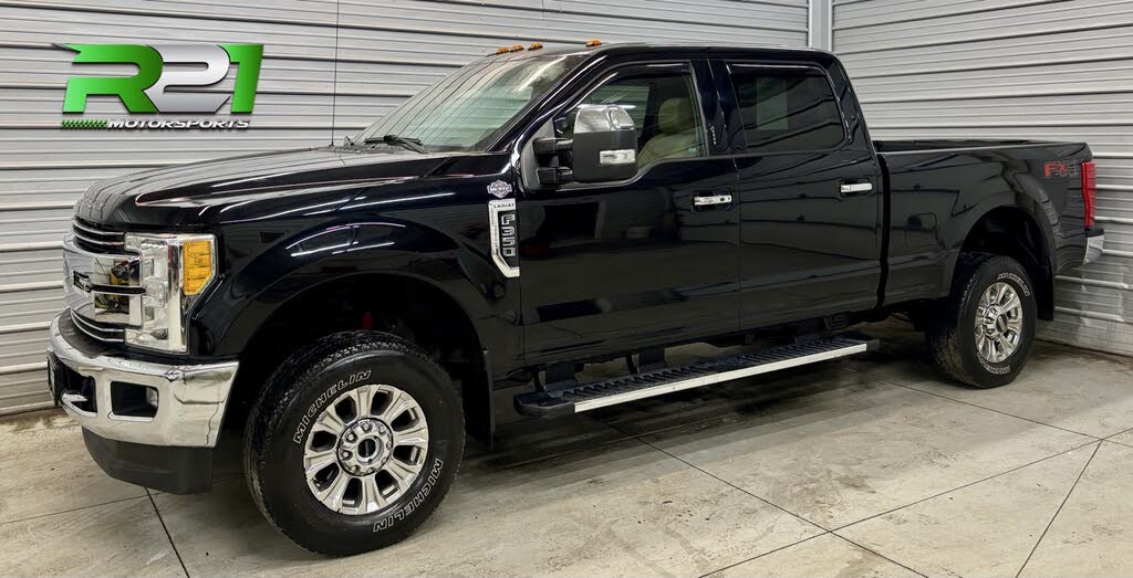 2017 Ford F-350 Super Duty Lariat Crew Cab 4WD
