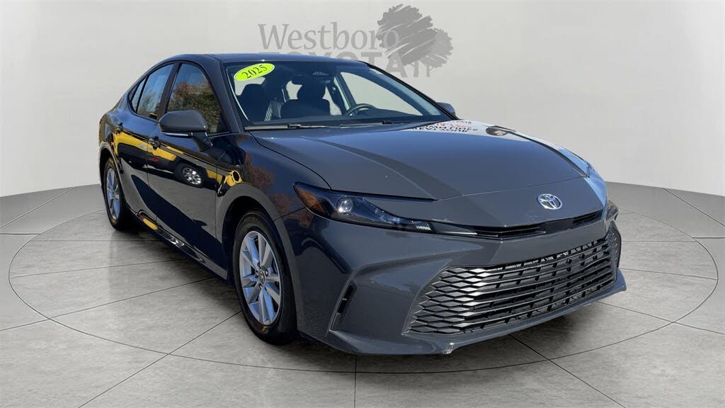 2025 Toyota Camry LE FWD